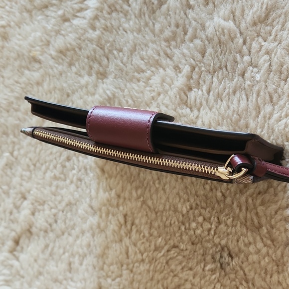 Beautiful Coach Signature Wildflower Snap Wallet/Wristlet πΈπ€π - Picture 7 of 16